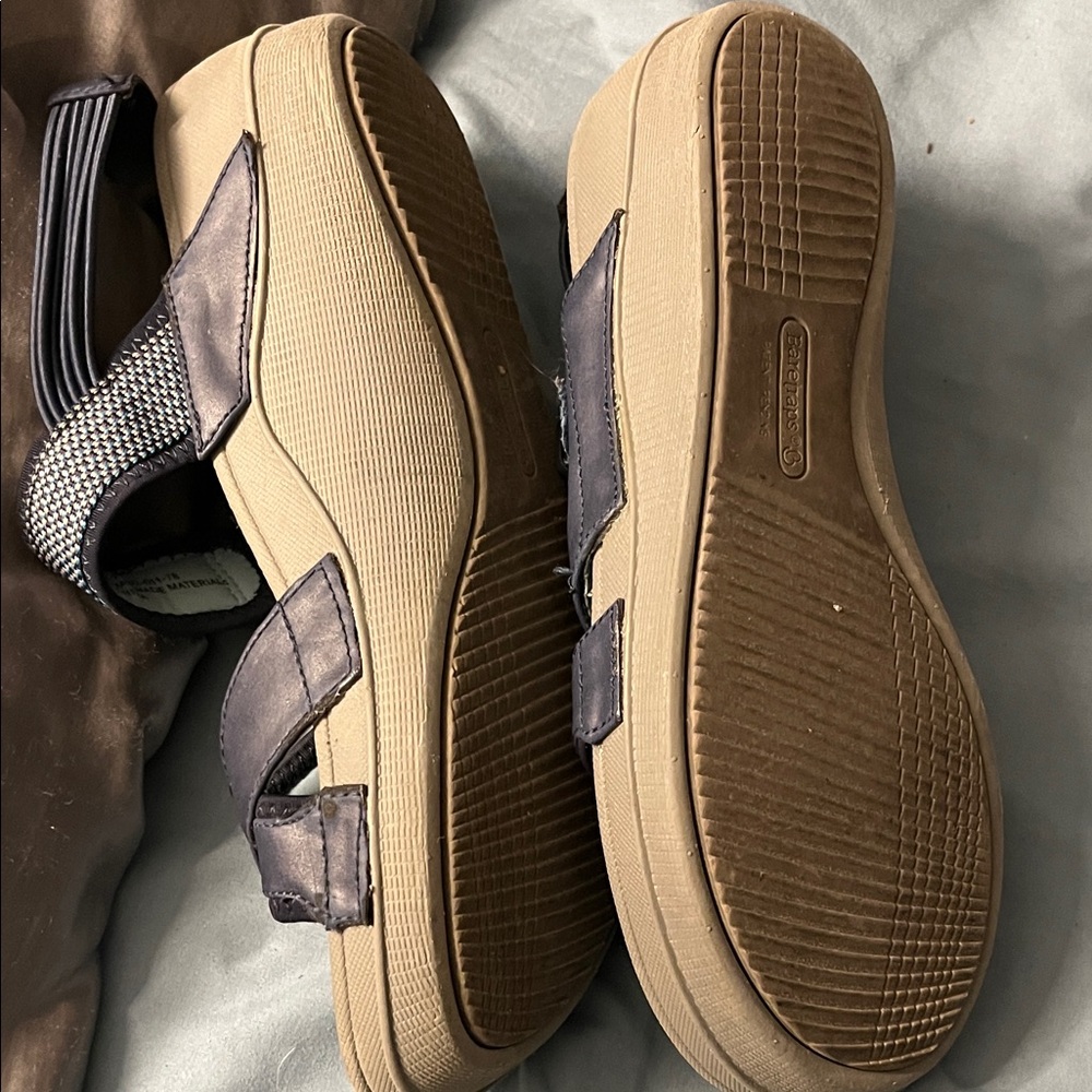 BareTraps Blue and Gray Sandals - Picture 5 of 6
